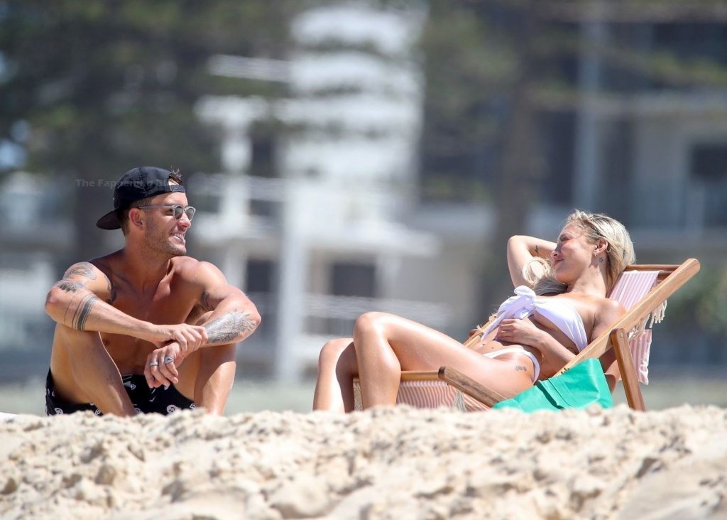 Tammy Hembrow &amp; Matt Poole Enjoy the Beach on the Gold Coast (15 Photos)