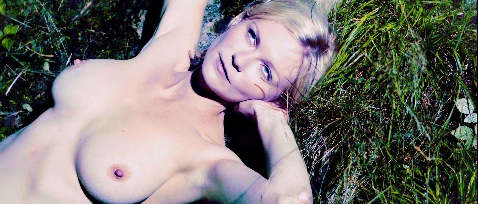 Nude movies dunst kirsten Kirsten Dunst