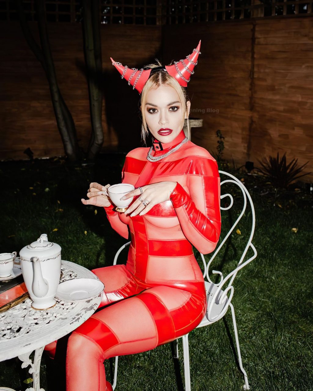 Rita Ora Looks Hot as Devil (6 Photos)
