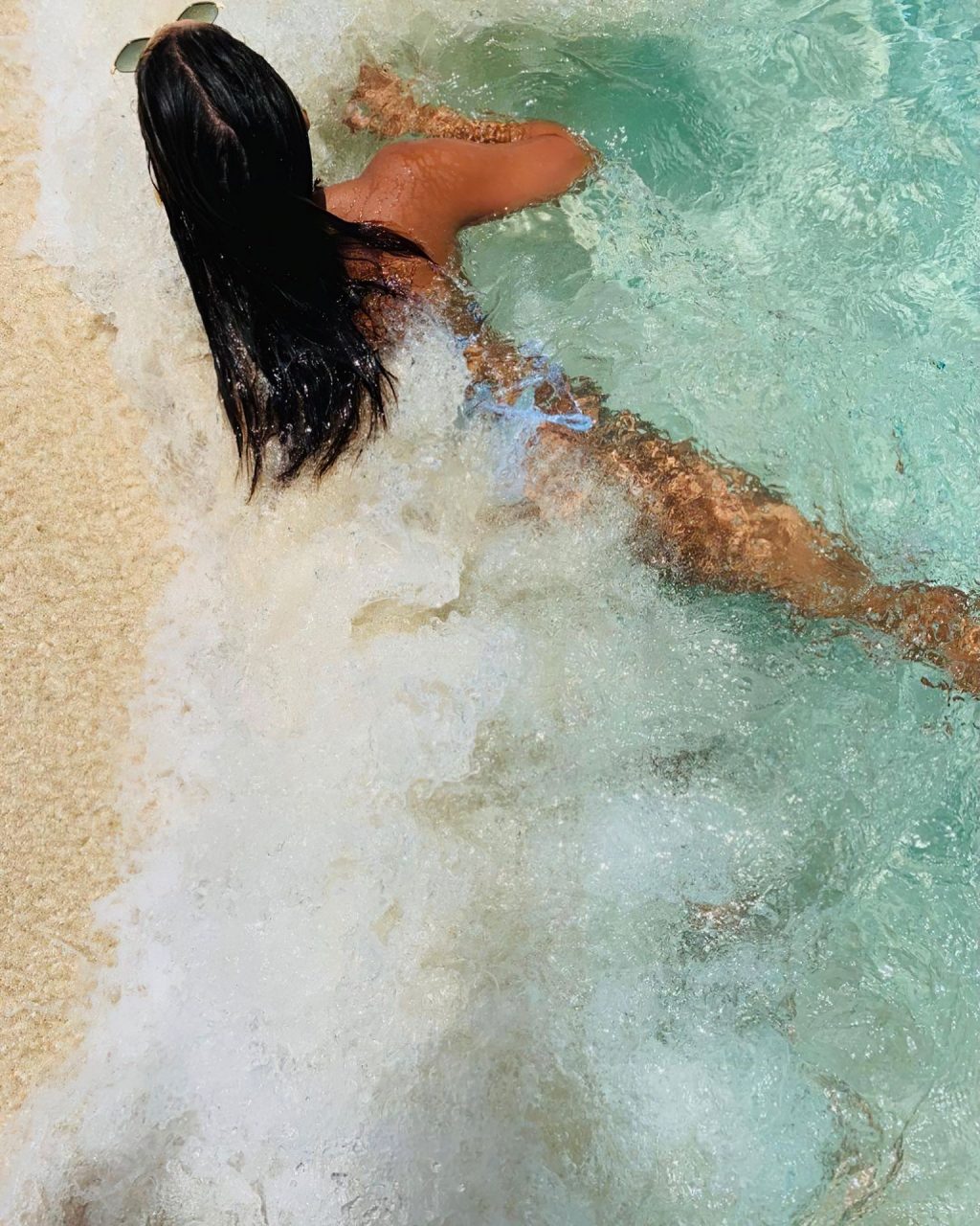 Vanessa Hudgens Sexy (13 Bikini Photos)