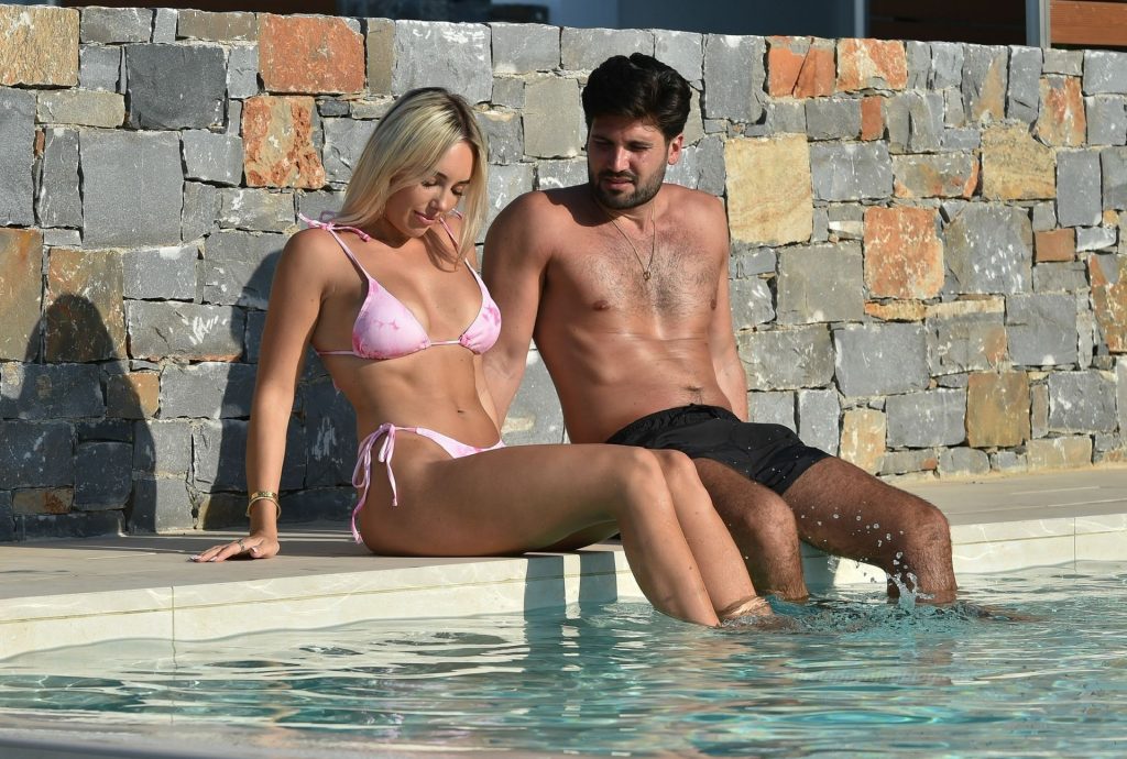 Amber Turner &amp; Dan Edgar Relax by the Pool and Take Selfies During a Recent Holiday (12 Photos)