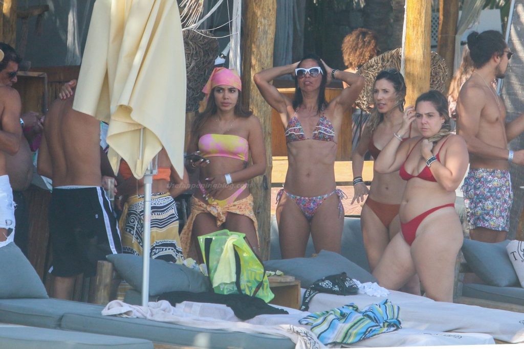 Anitta Enjoys Sunny Vacation with Her Family in Tulum (30 Photos)
