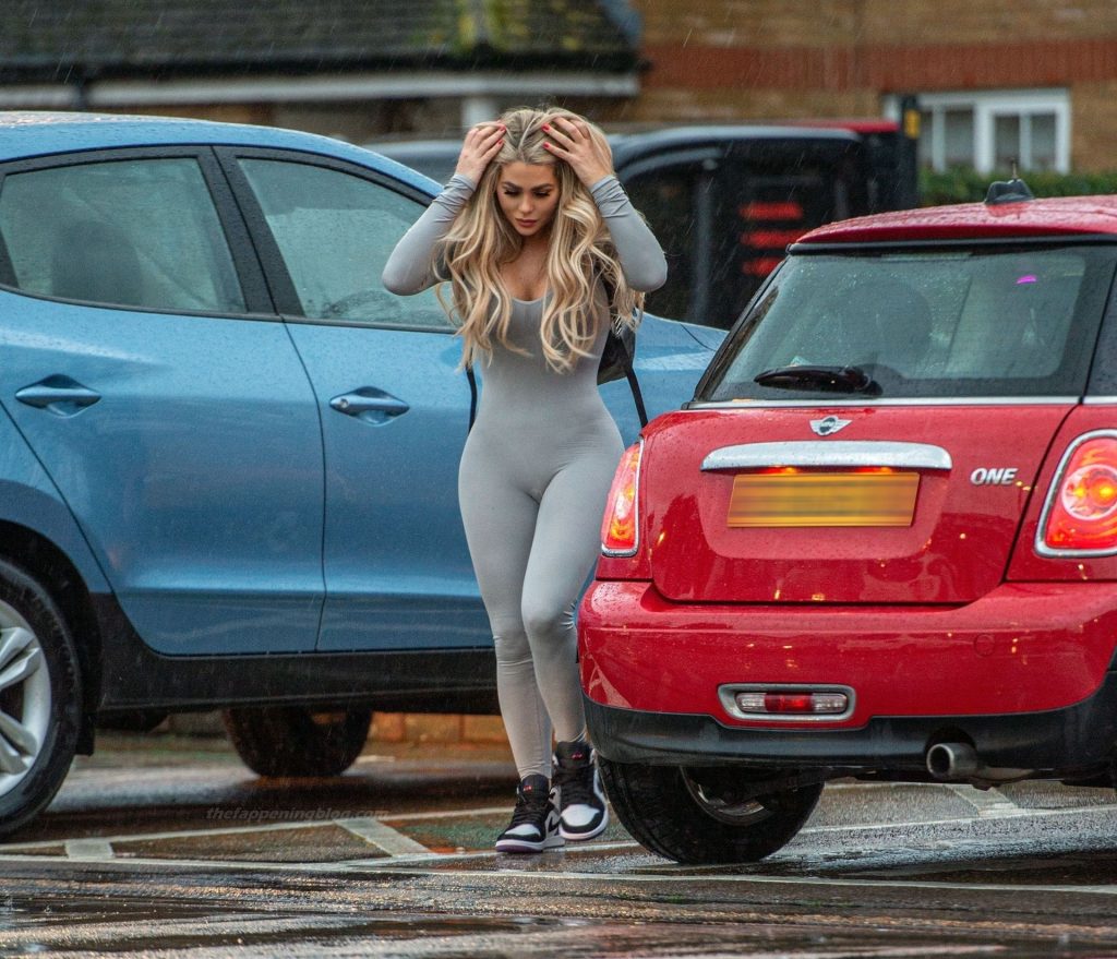 Bianca Gascoigne Shows Off Her Breast Reduction as She Heads Morrisons in Kent (15 Photos)