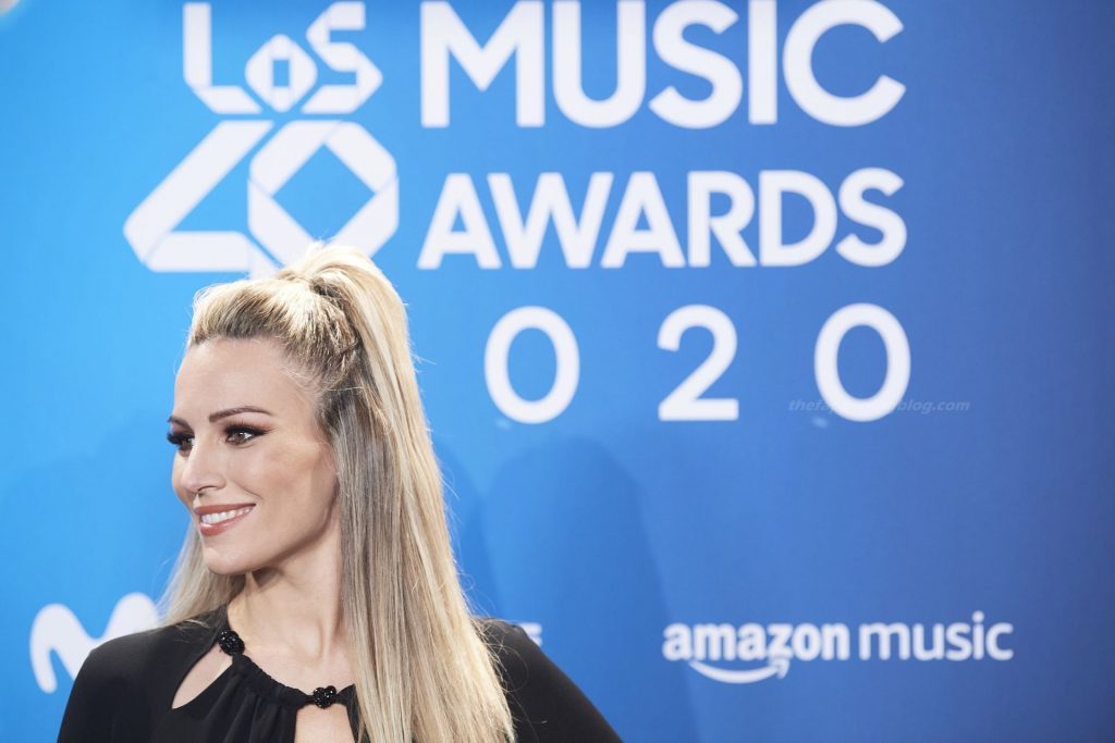 Edurne Shows Off Her Tits at the Los40 Music Awards (39 Photos)