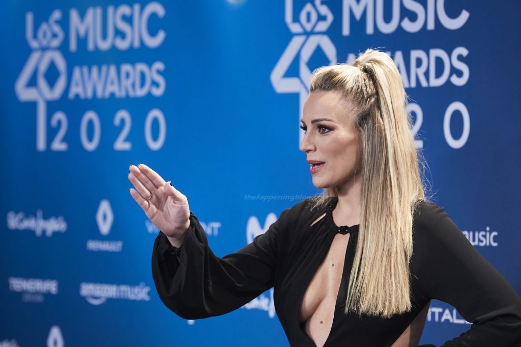 Edurne Shows Off Her Tits at the Los40 Music Awards (39 Photos)