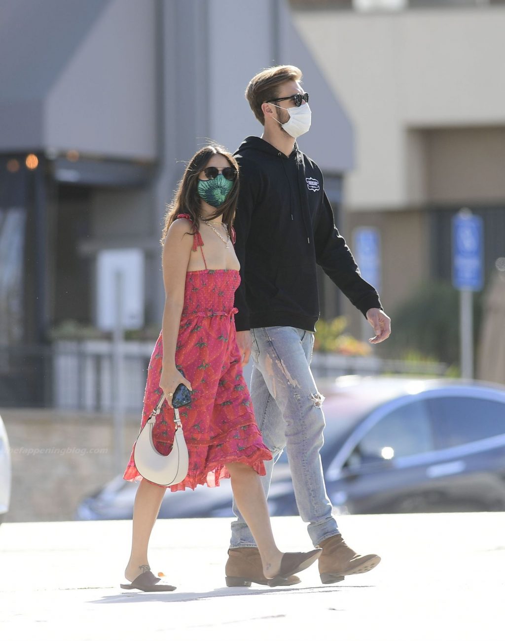 Eiza Gonzalez &amp; Dusty Lachowicz Hold Hands on a Shopping Trip in LA (27 Photos)