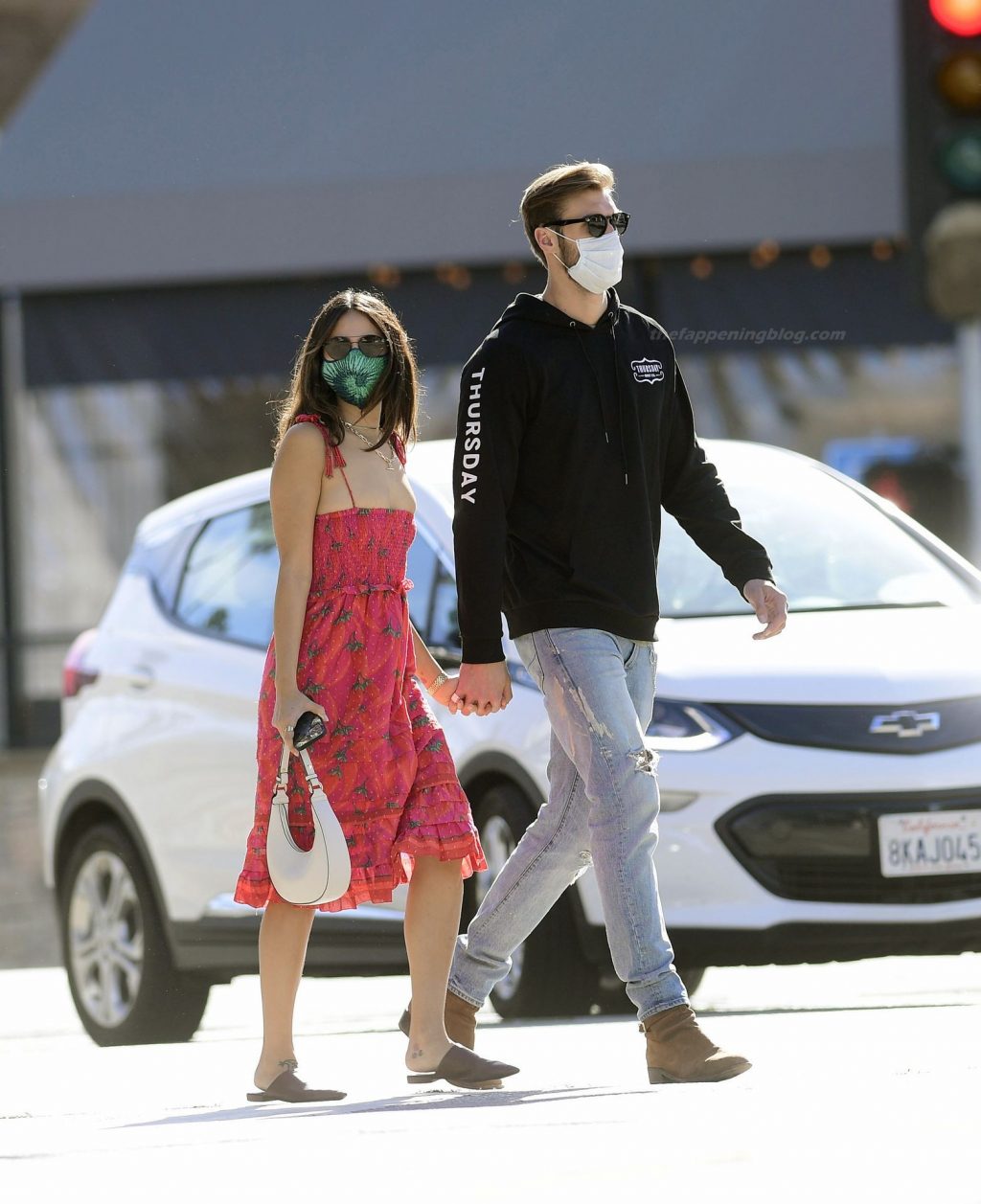 Eiza Gonzalez &amp; Dusty Lachowicz Hold Hands on a Shopping Trip in LA (27 Photos)