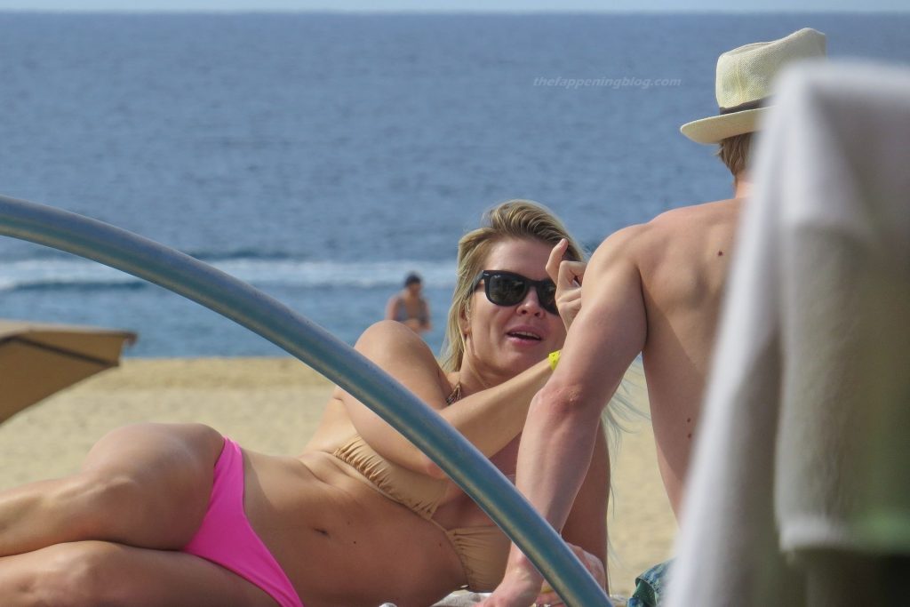 Elena Samodanova Displays Her Sexy Bikini Body in Cabo (34 Photos)