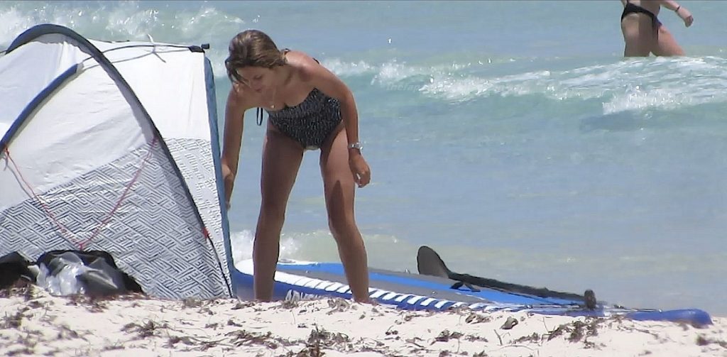 Locky Gilbert &amp; Irena Srbinovska are Spotted at Leighton Beach (27 Photos)