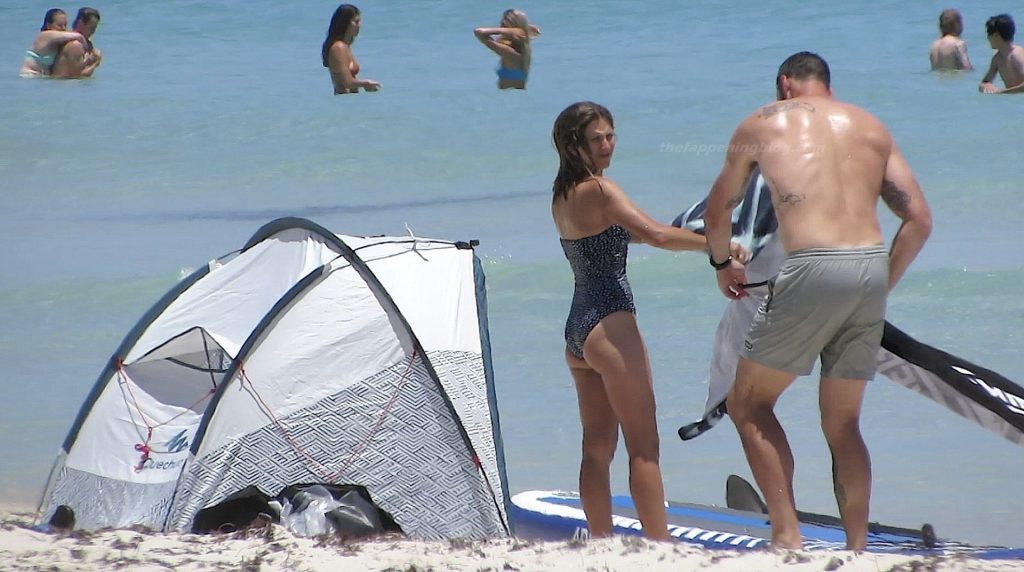 Locky Gilbert &amp; Irena Srbinovska are Spotted at Leighton Beach (27 Photos)