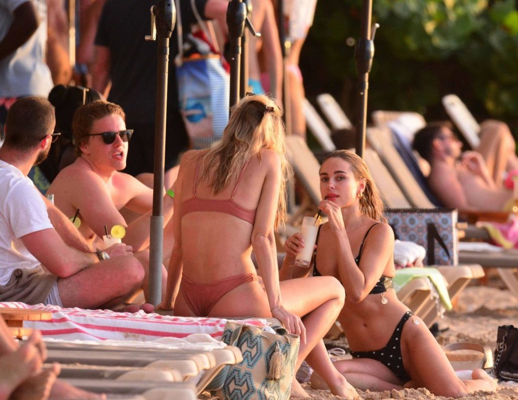 Kimberley Garner is Spotted on the Beach in Barbados (87 Photos)