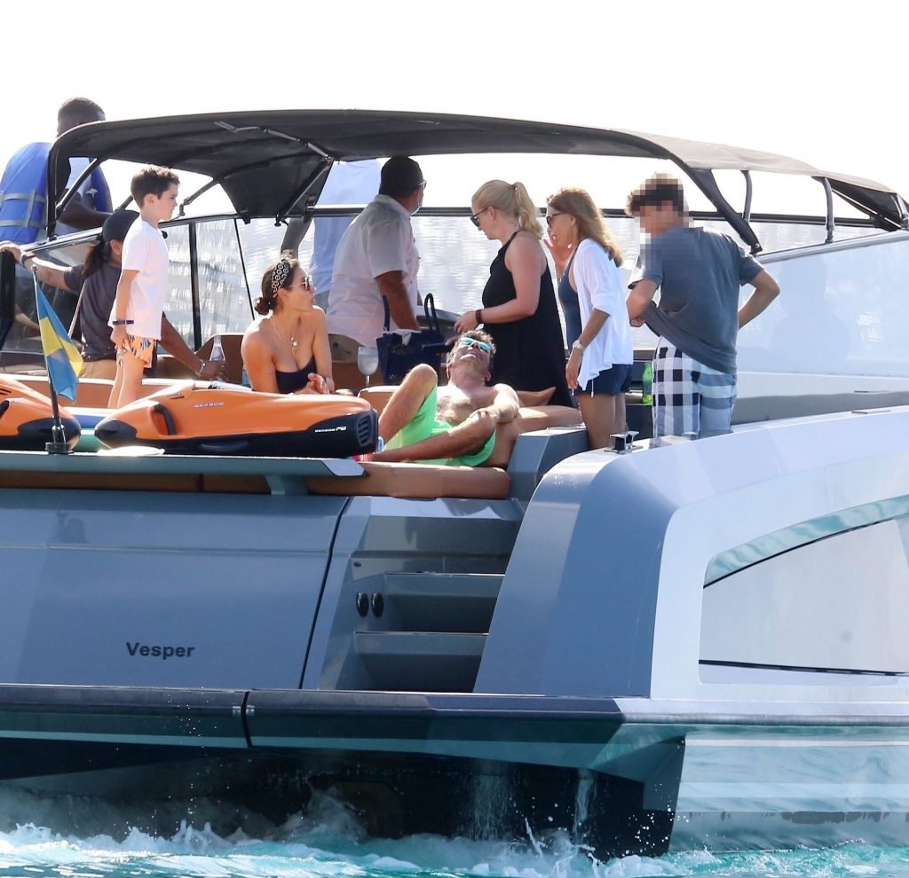 Simon Cowell &amp; Lauren Silverman Chilled Out On Their Boat on Holiday in Barbados (36 Photos)