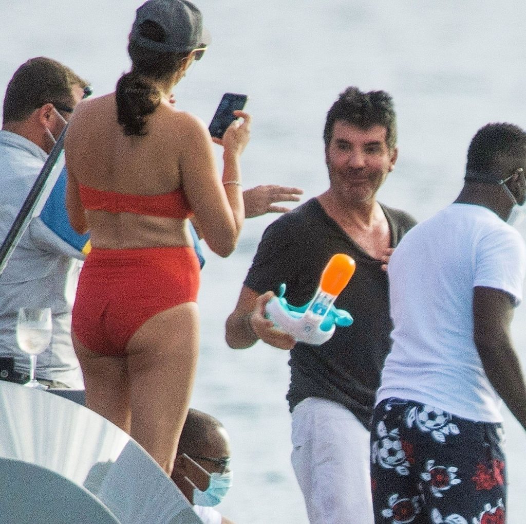 Simon Cowell Enjoys a Holiday with Lauren Silverman in Barbados (63 Photos)