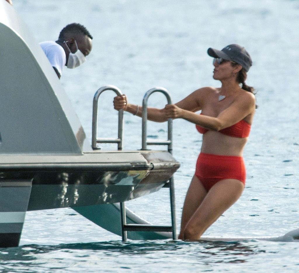 Simon Cowell Enjoys a Holiday with Lauren Silverman in Barbados (63 Photos)