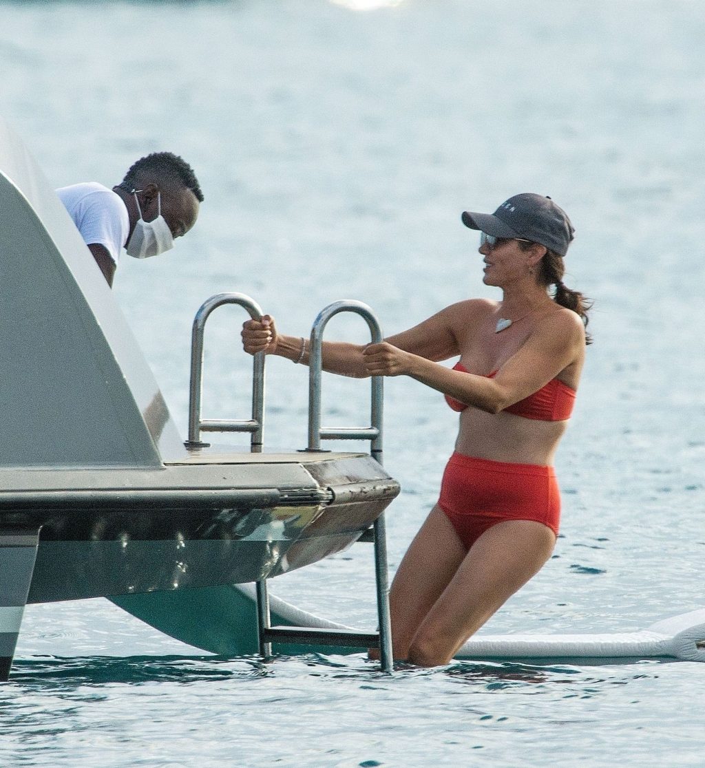 Simon Cowell Enjoys a Holiday with Lauren Silverman in Barbados (63 Photos)