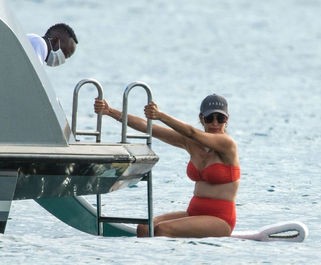 Simon Cowell Enjoys a Holiday with Lauren Silverman in Barbados (63 Photos)