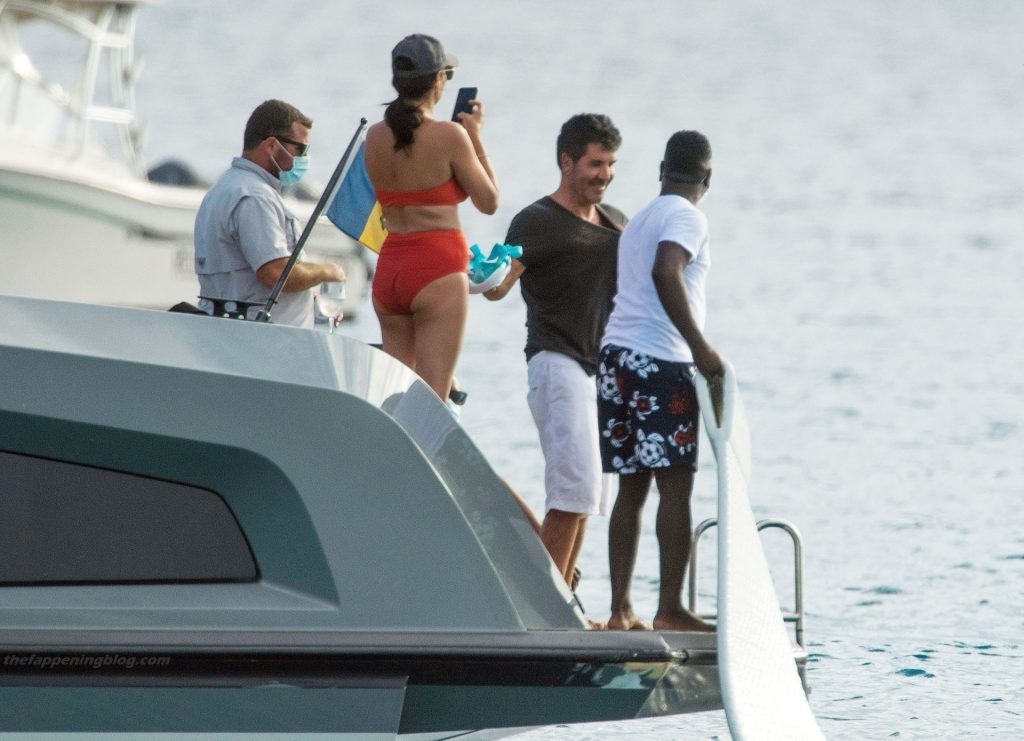 Simon Cowell Enjoys a Holiday with Lauren Silverman in Barbados (63 Photos)