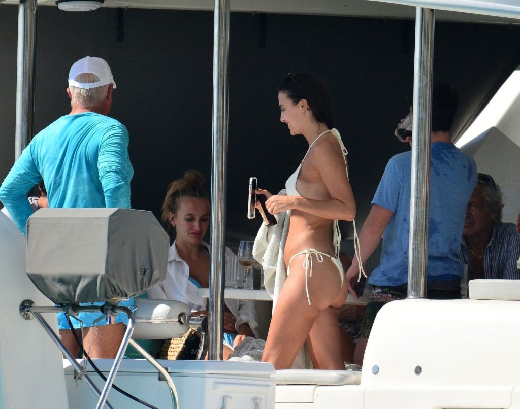 Lucy Watson Shows Off Her Sexy Bikini Body on a Catamaran Cruise in Barbados (24 Photos)
