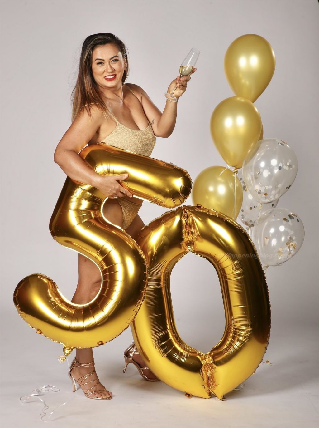 Mishel Meshes Looks Fabulous Turning 50 (28 Photos)