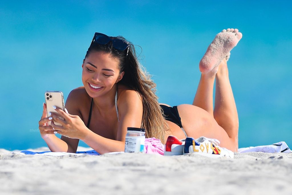 Montana Yao Shows Her Sexy Bikini Body on the Beach in Miami (55 Photos)
