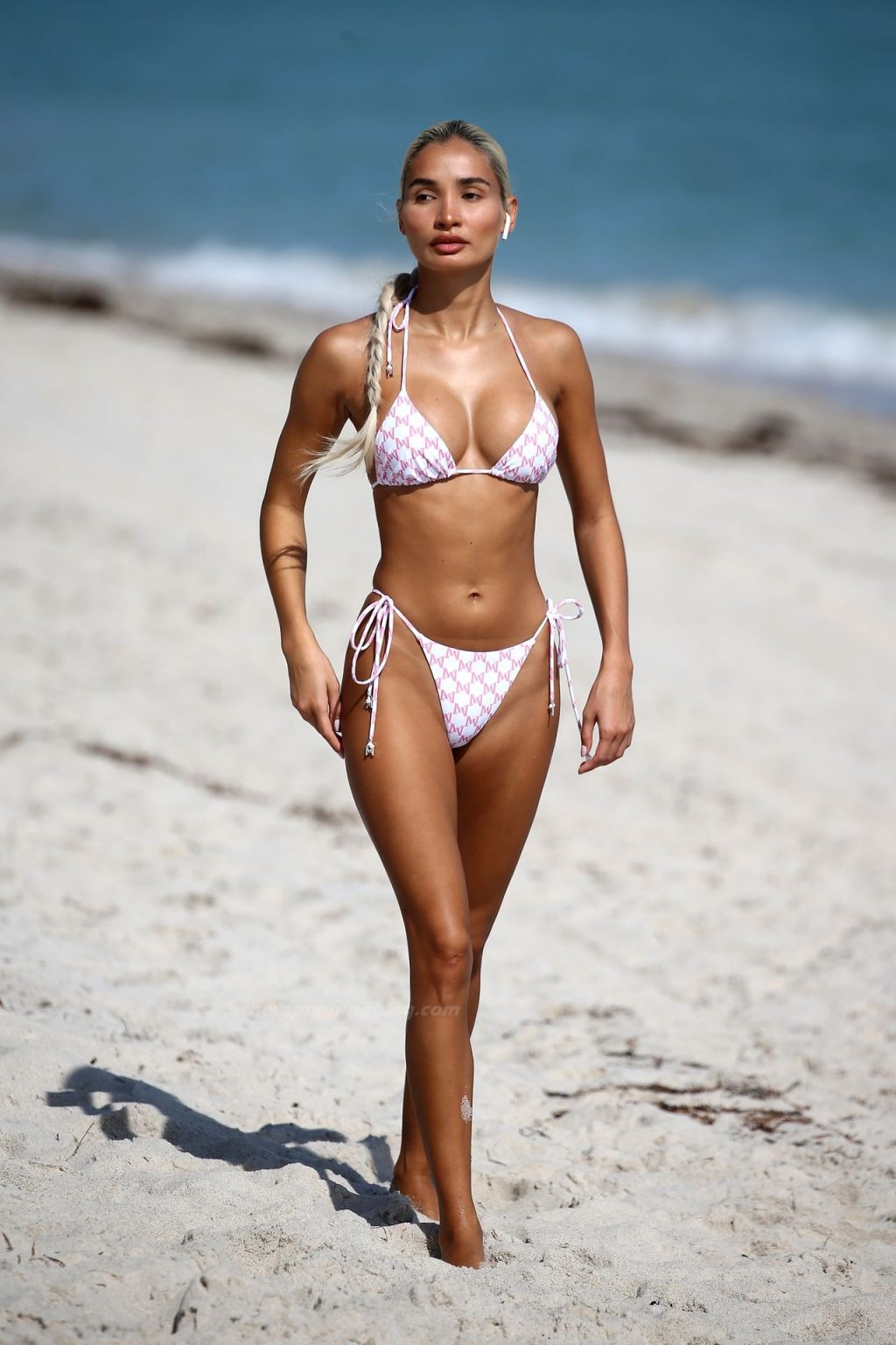 Pia Mia Looks Amazing in a Bikini on the Beach in Miami (57 Photos)