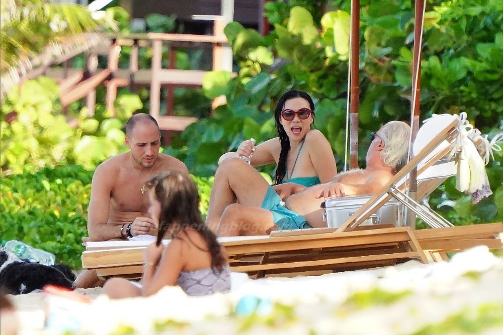 Wendi Deng and Her New Boyfriend Are Seen on the Beach in St Barts (32 Photos)
