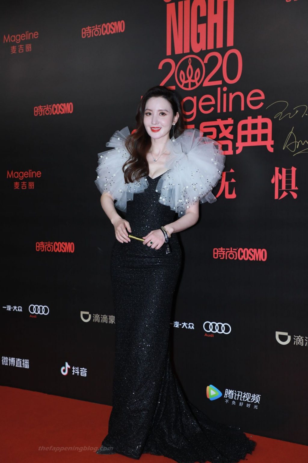 Zhang Meng Shows Her Cleavage at the Cosmo Event (12 Photos)