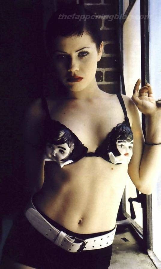 Fairuza Balk Nude &amp; Sexy (11 Photos)