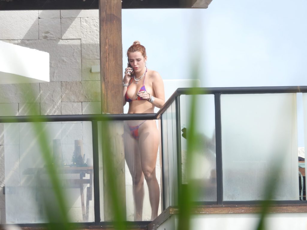 Bella Thorne Shows Off Her Sexy Figure in a Bikini (44 Photos)