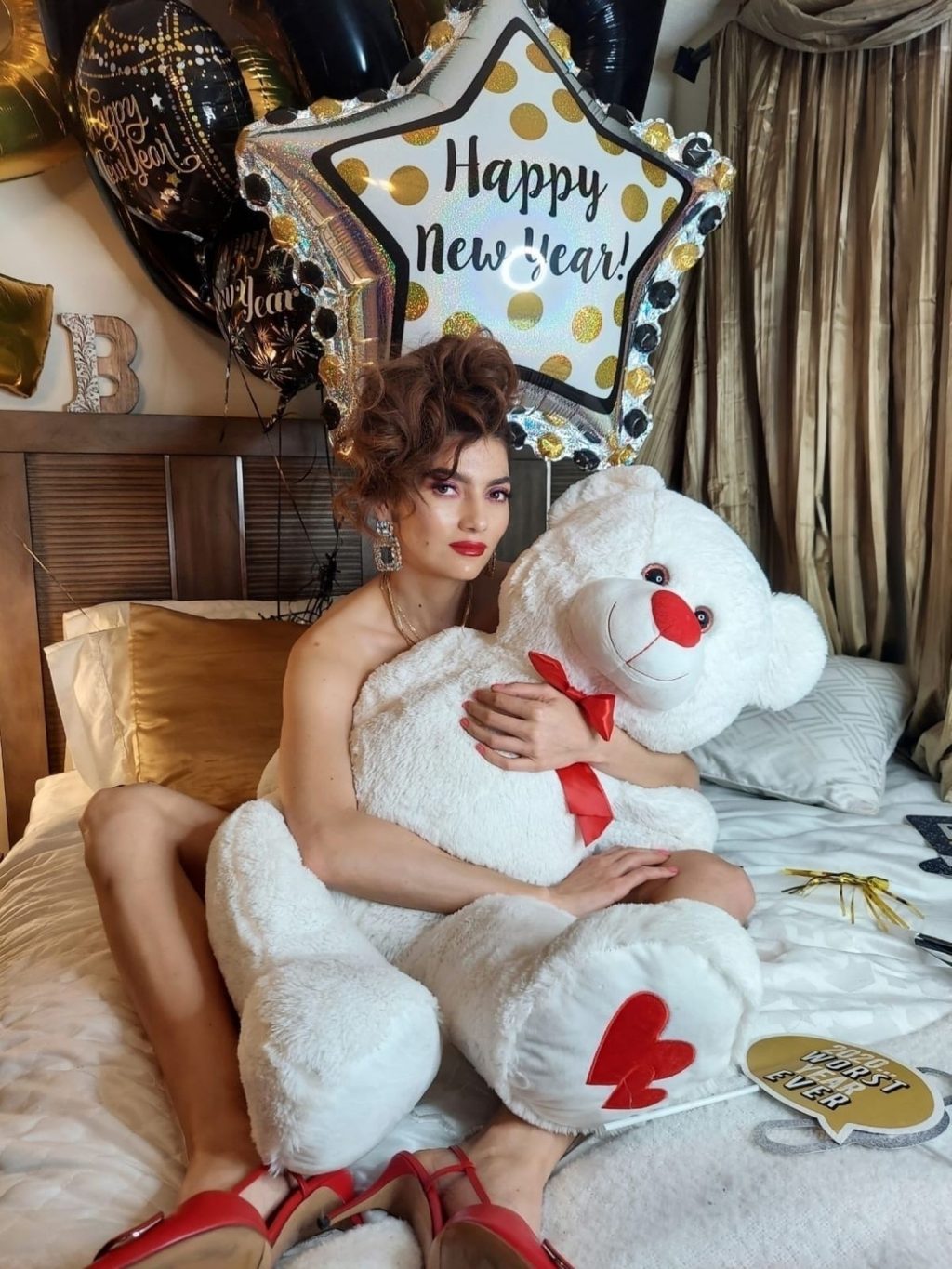Blanca Blanco Wishes Everyone a Happy New Year (10 Photos)