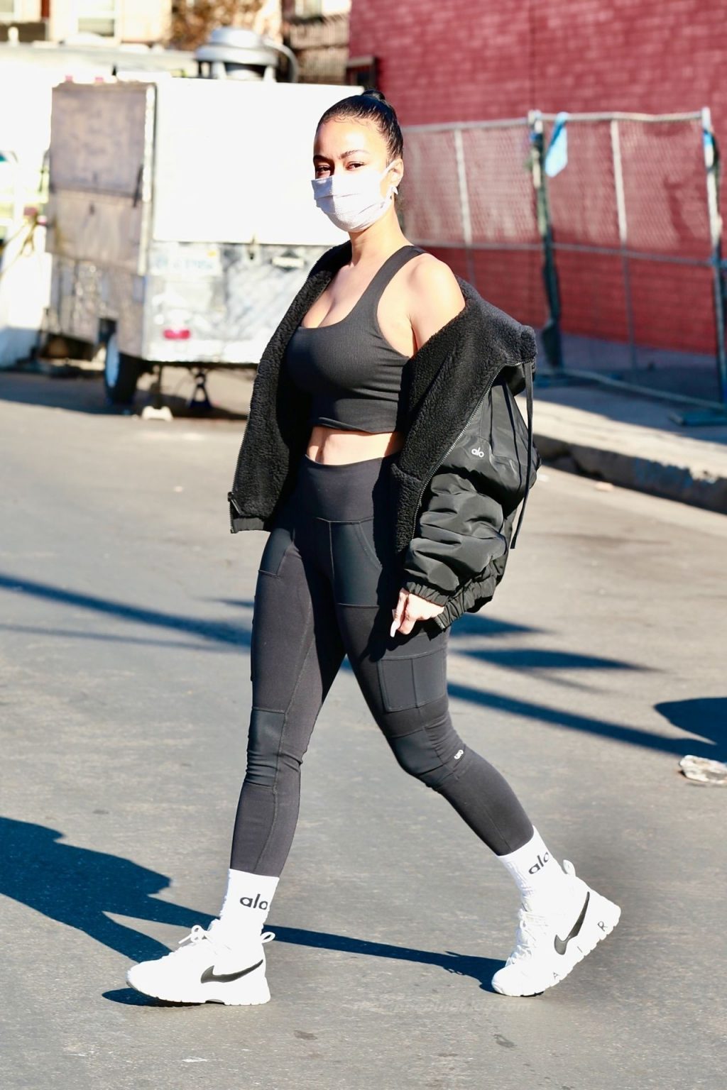 Draya Michele Shows Off Her Toned Abs While Running Errands in DTLA (42 Photos)
