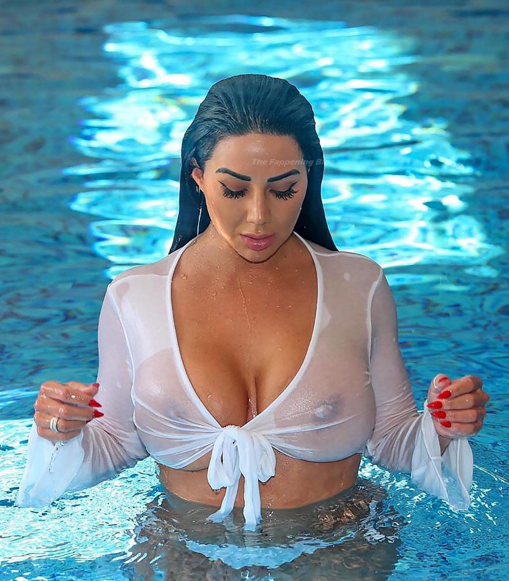 Grace J Teal Shows Off Her Nude Wet Boobs (9 Photos)