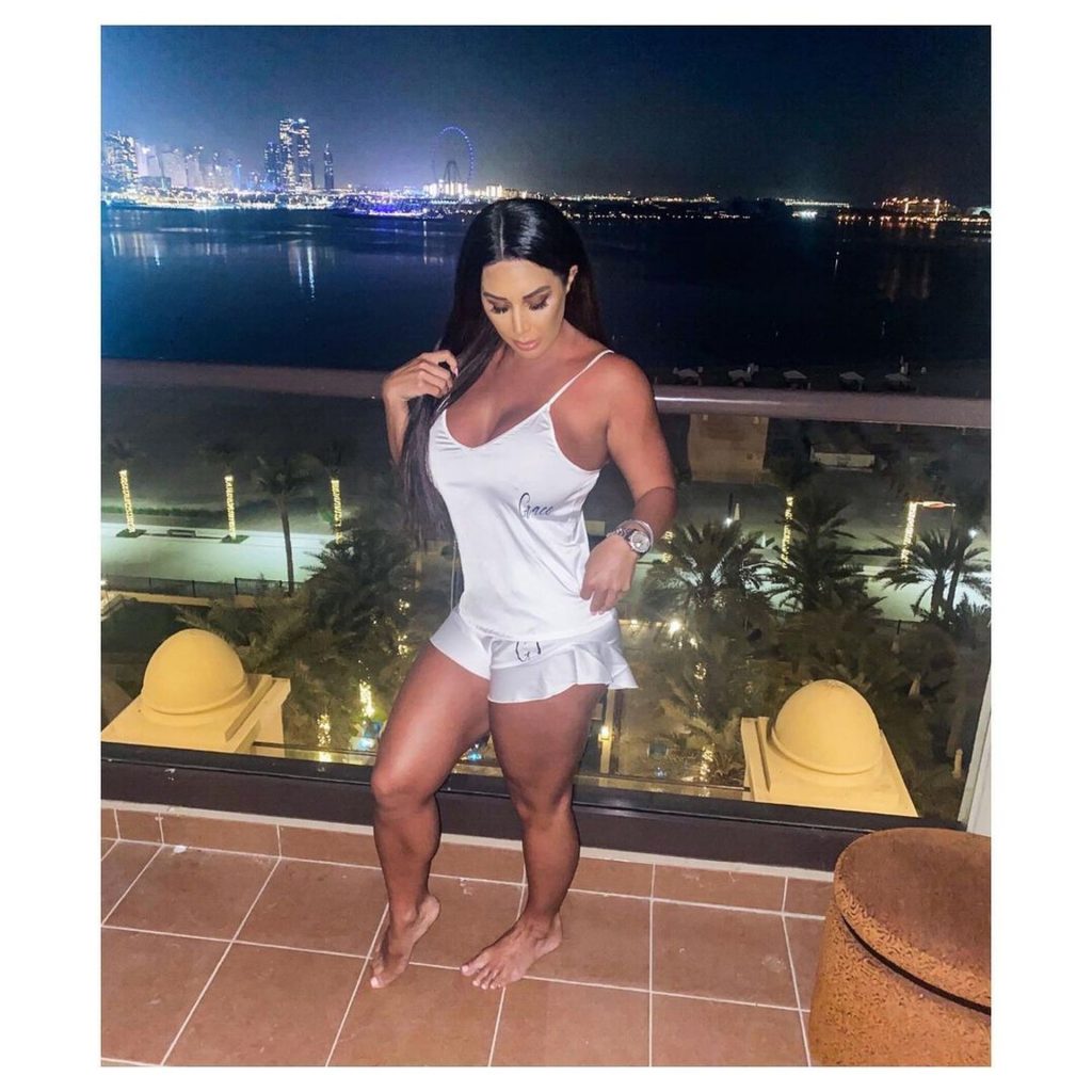 Grace J Teal Looks Hot in Dubai (7 Photos)