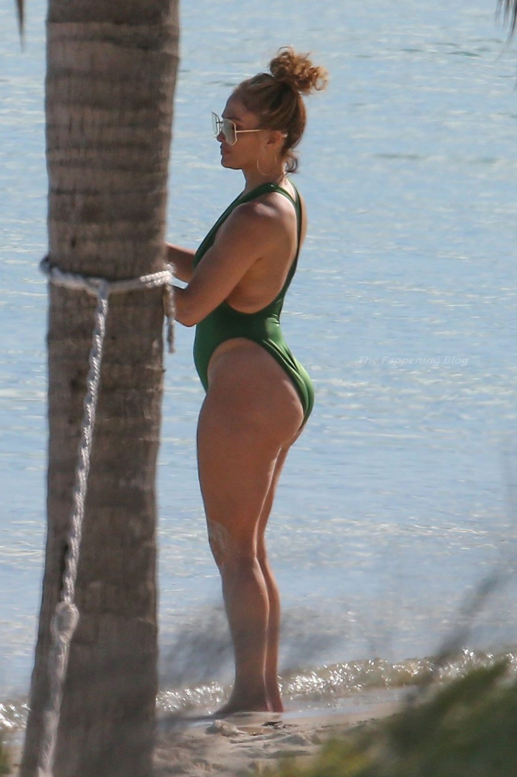Jennifer Lopez is Pictured in a Green Swimsuit as She Soaks in the Sun in Turks and Caicos (14 Photos)