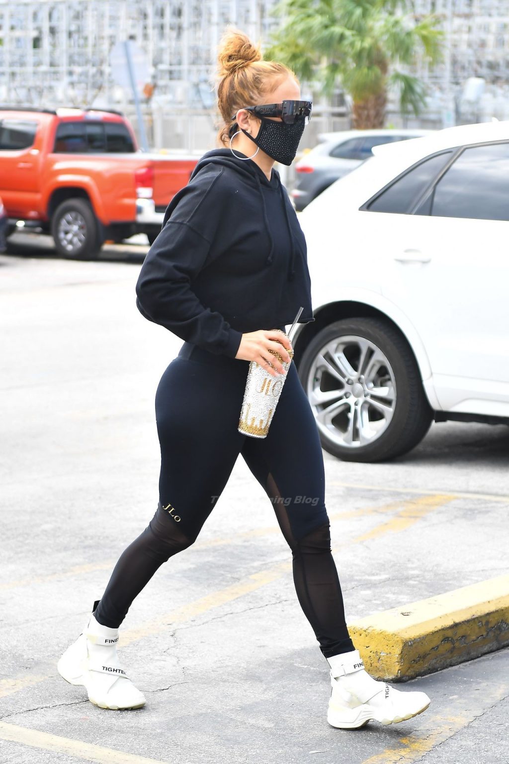 Curvy Jennifer Lopez Makes a Gym Run in Miami (25 Photos)