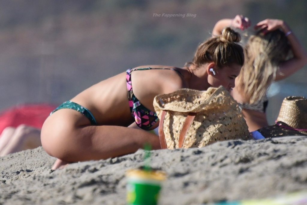 Kelly Rohrbach is Seen Enjoying a Beach Day (77 Photos)