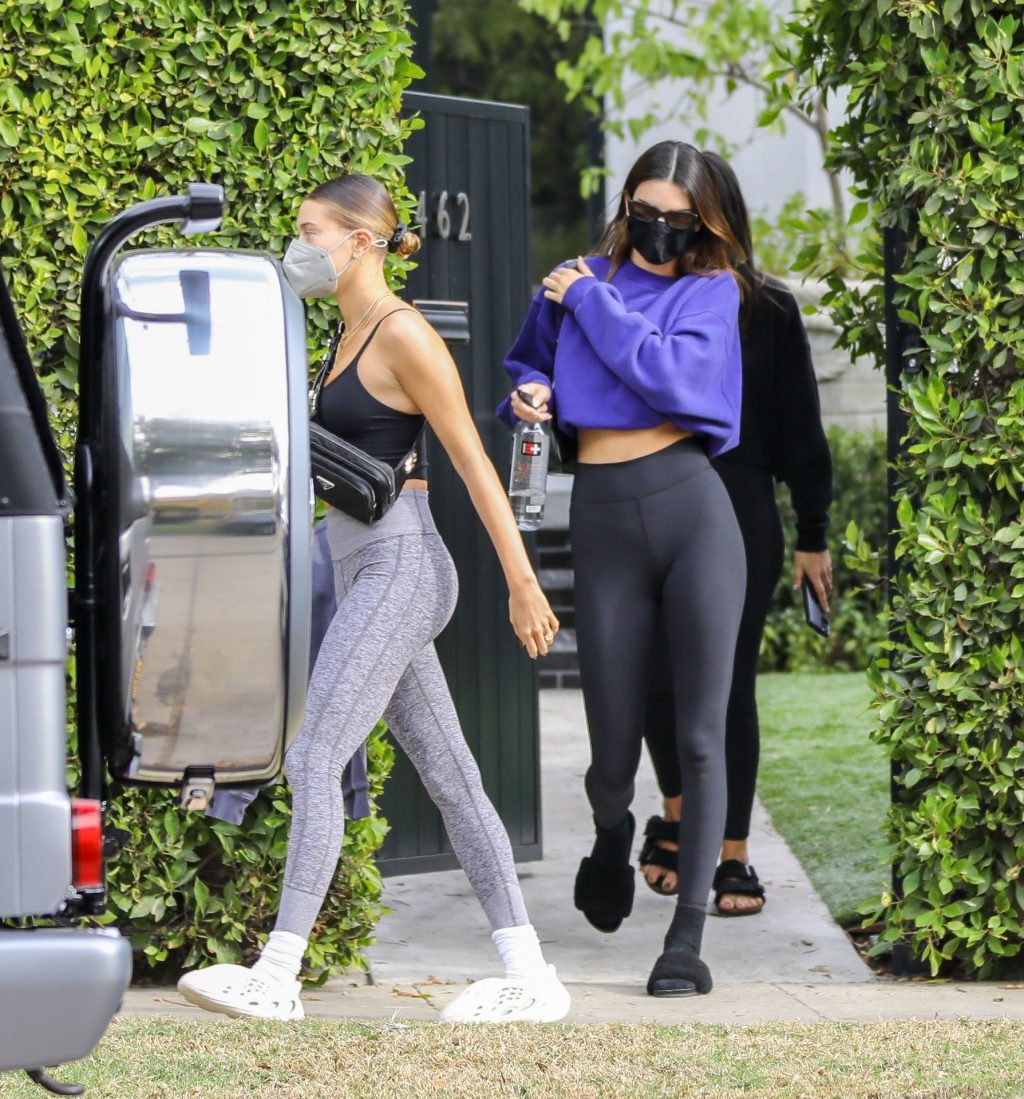 Kendall Jenner Displays Her Ass in LA (22 Photos)