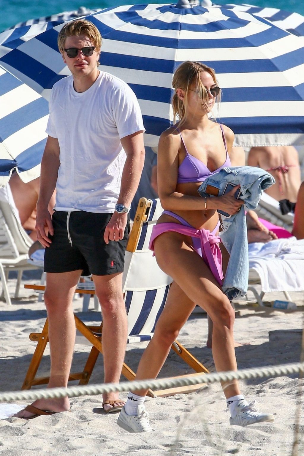 Kimberley Garner Enjoys a Day with Her New Boyfriend in Miami Beach (32 Photos + Video)
