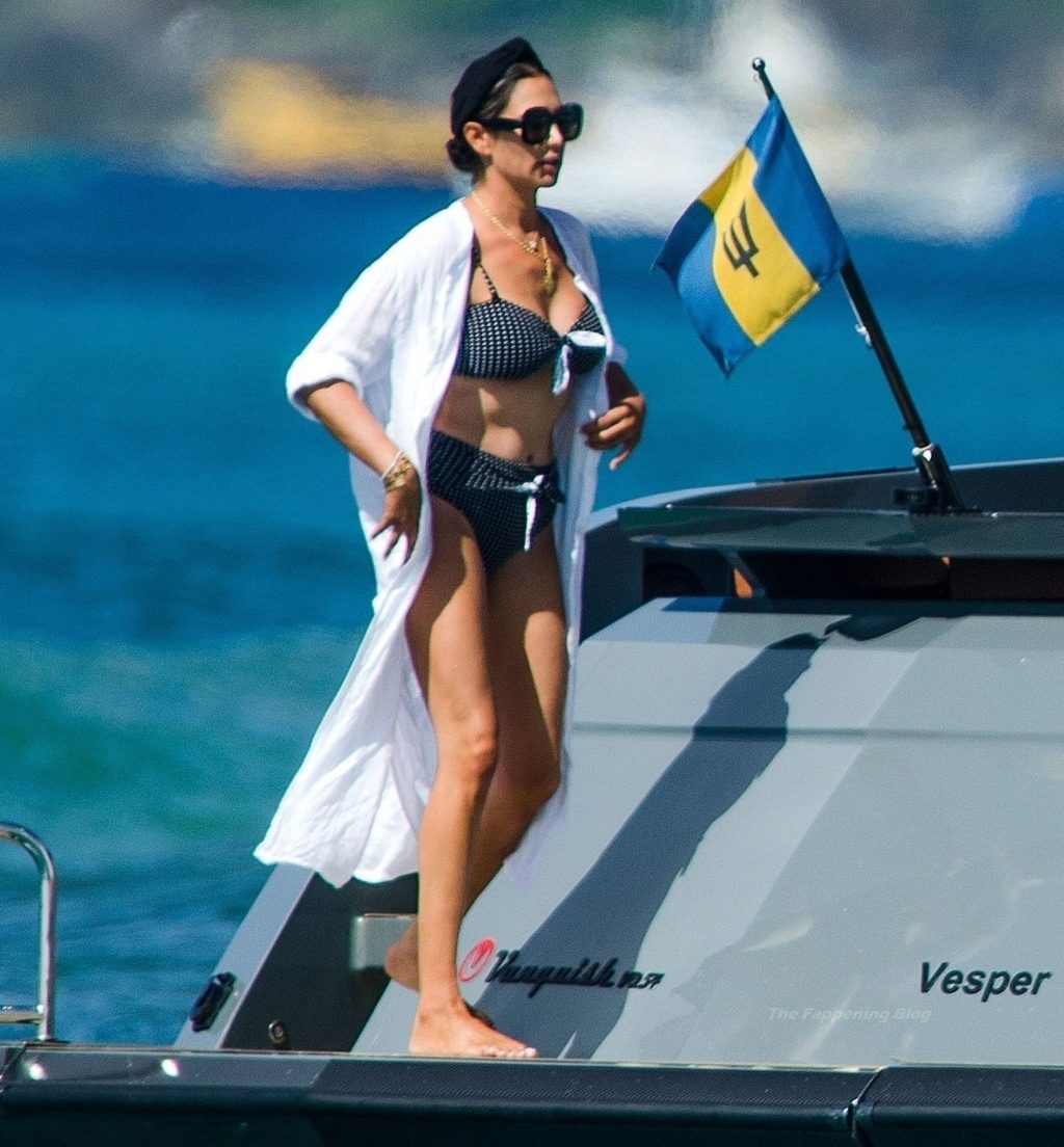 Lauren Silverman Flaunts Her Sexy Bikini Body on Holiday in Barbados (34 Photos)
