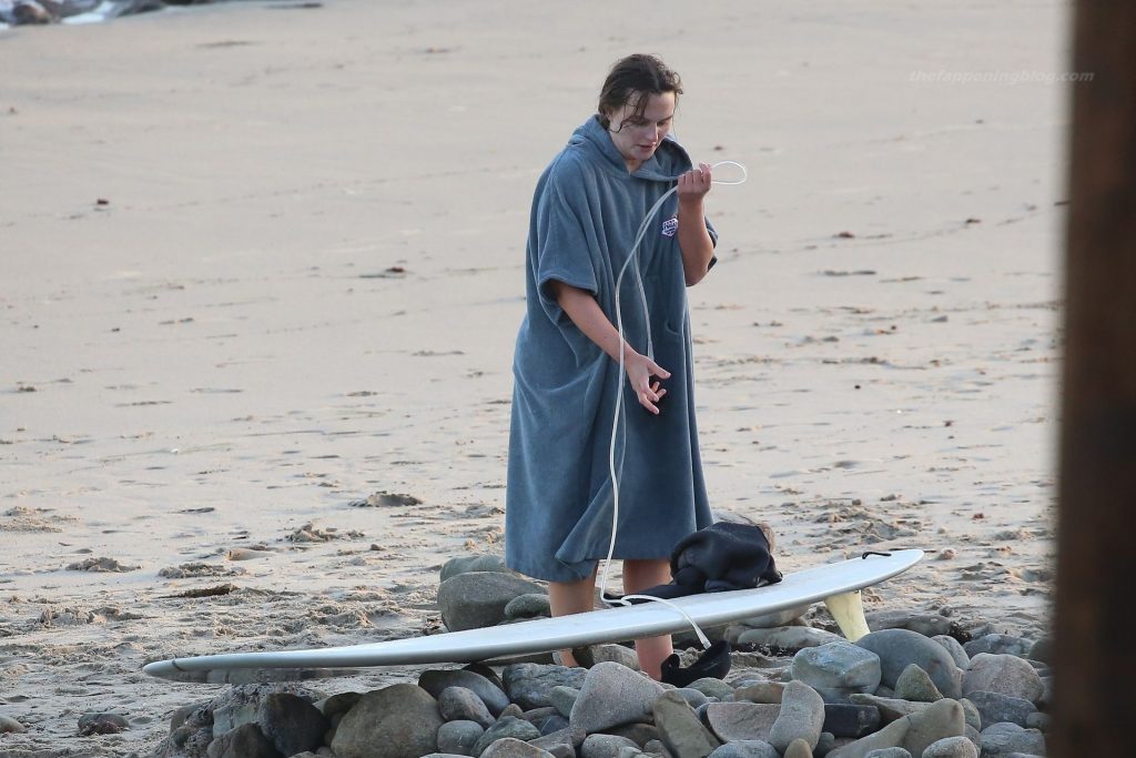 Adam Brody &amp; Leighton Meester Enjoy Another Surf Date in Malibu (48 Photos)