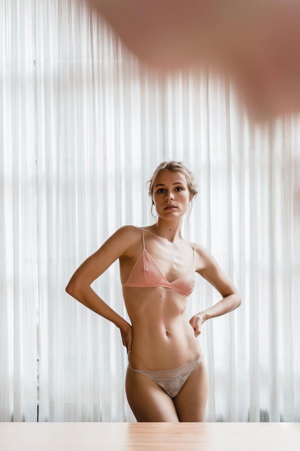Lize Römer Shows Off Her Nipples (15 Photos)