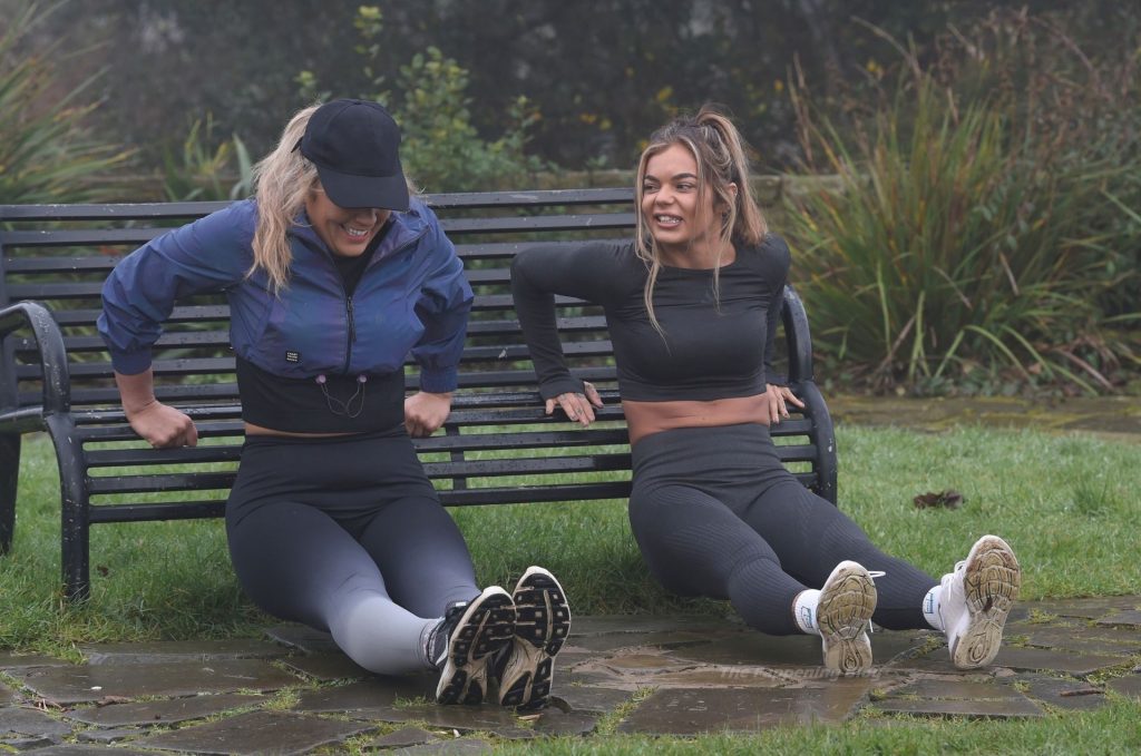 Lesbians Sarah Hutchinson &amp; Charlotte Taundry are Seen in a Park (32 Photos)