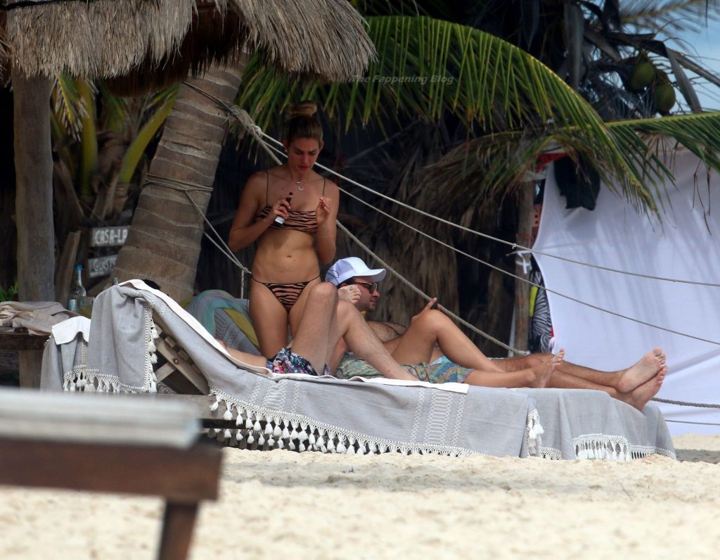 Shayna Taylor Sizzles on the Beach in Mexico (63 Photos)