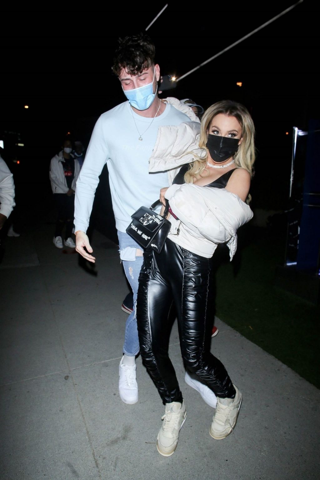 Harry Jowsey Sweeps Tana Mongeau Off Her Feet After Enjoying a Dinner Date in WeHo (23 Photos)