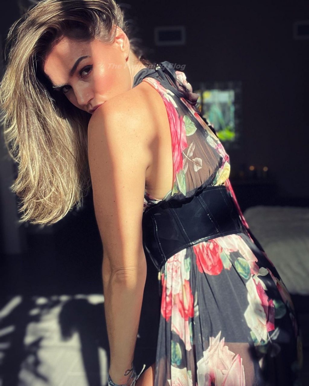 Tori Black Poses in a Summer Dress (6 Photos)