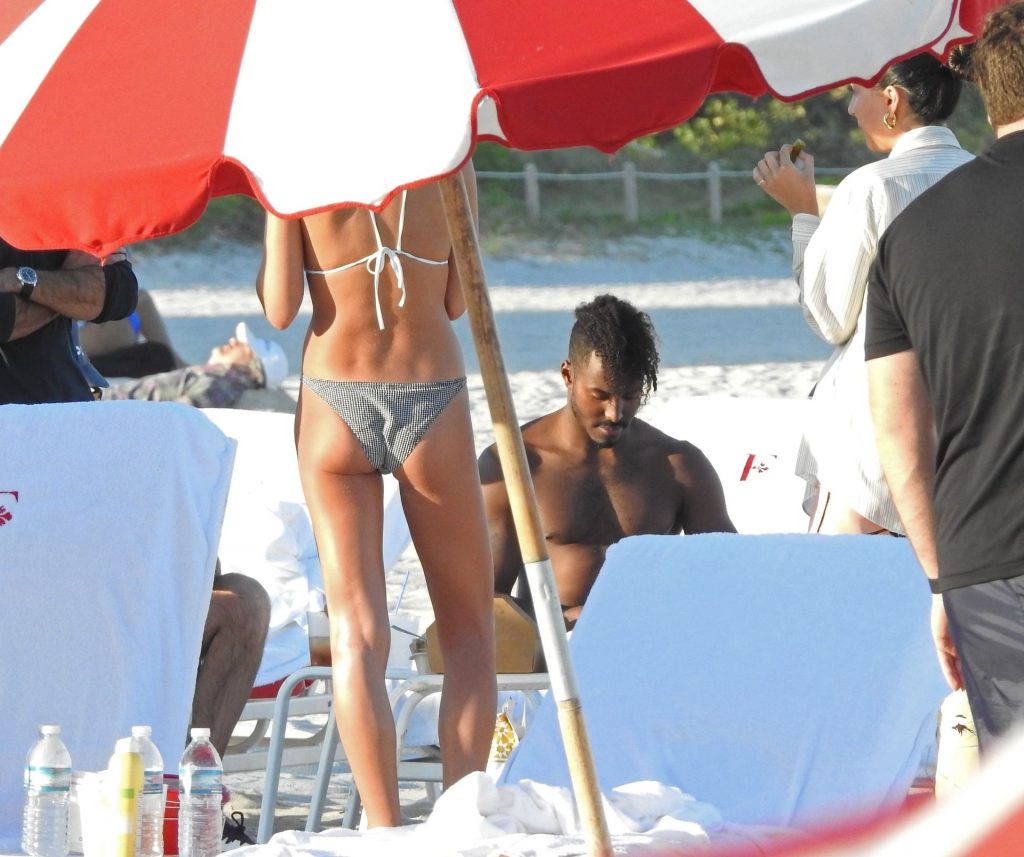 DJ Ruckus Chats Up Women on the Beach After Shanina Shaik Divorce (25 Photos)