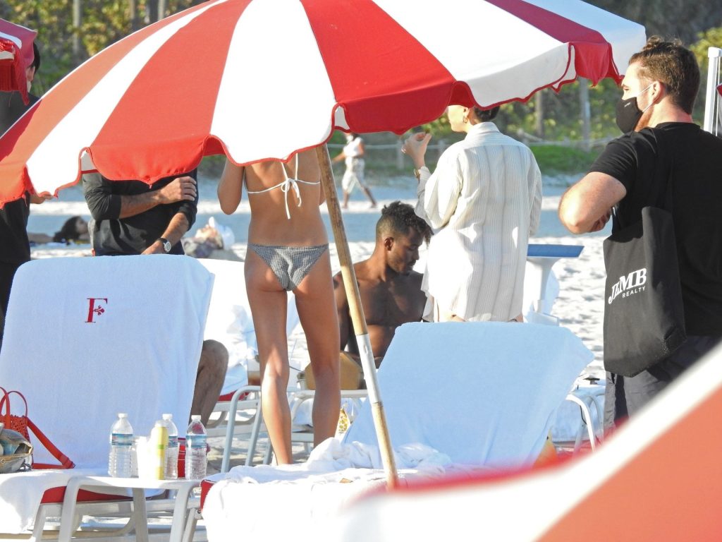 DJ Ruckus Chats Up Women on the Beach After Shanina Shaik Divorce (25 Photos)