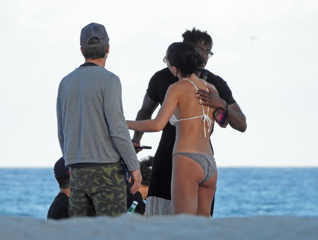 DJ Ruckus Chats Up Women on the Beach After Shanina Shaik Divorce (25 Photos)