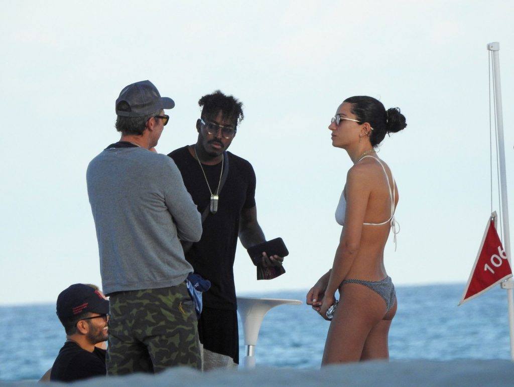 DJ Ruckus Chats Up Women on the Beach After Shanina Shaik Divorce (25 Photos)