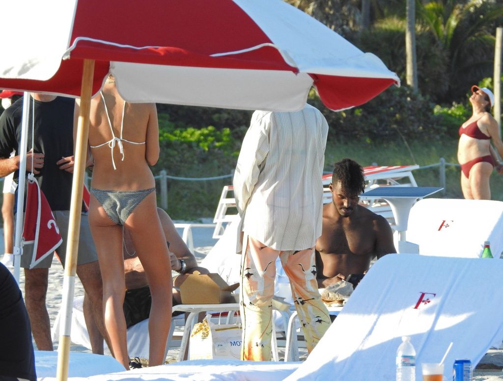 DJ Ruckus Chats Up Women on the Beach After Shanina Shaik Divorce (25 Photos)